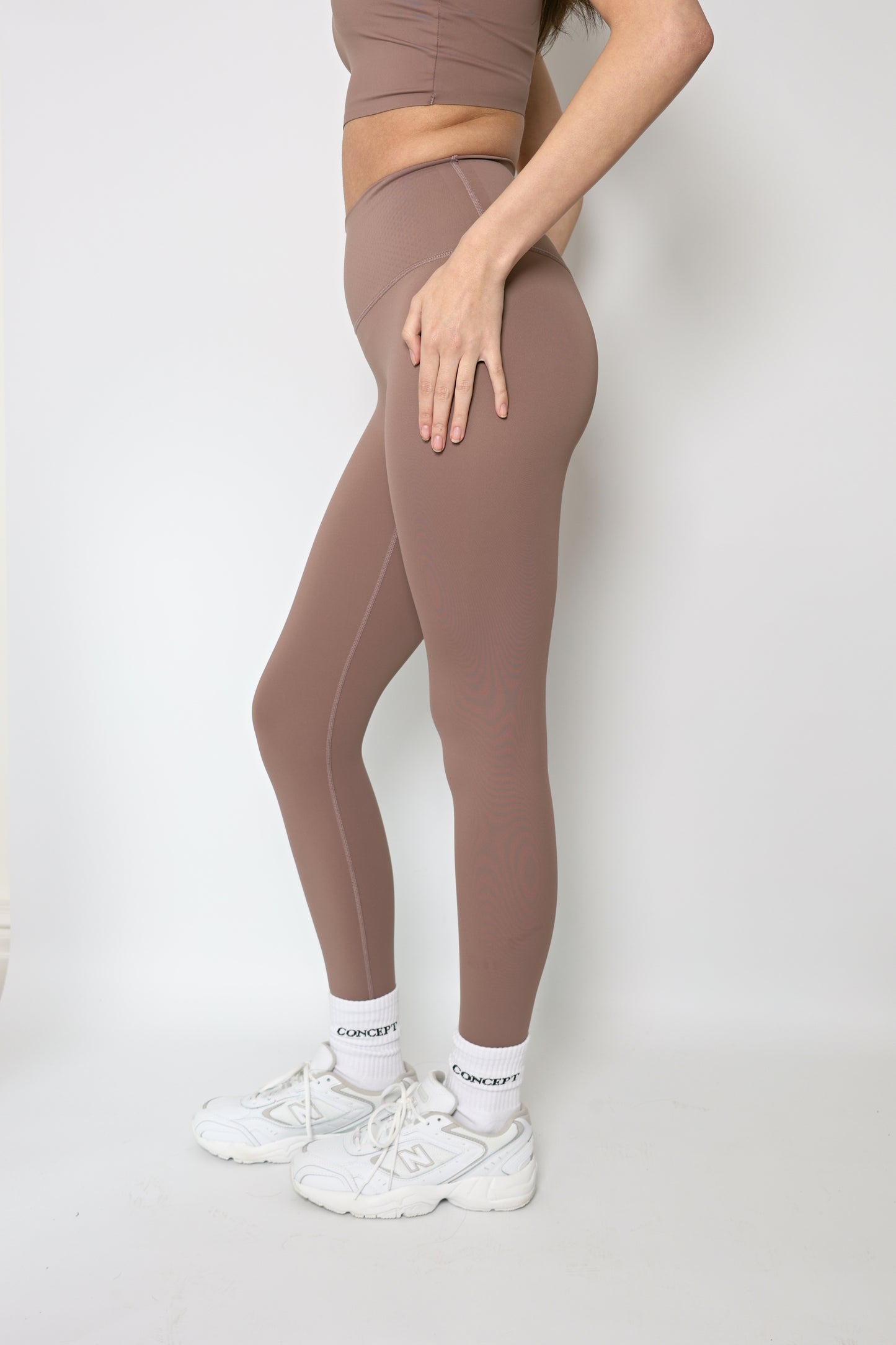 Beige seamless active set